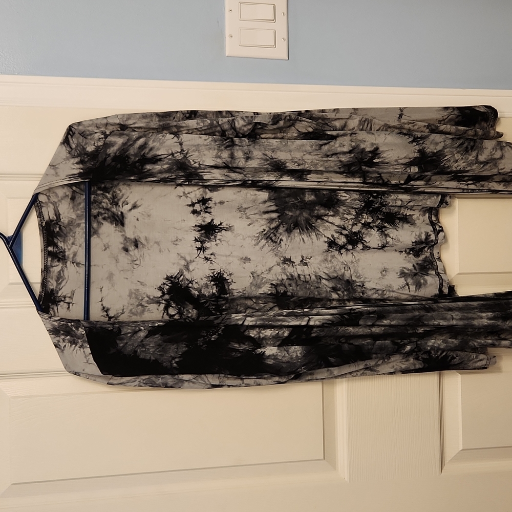 2/$20 Long grey/black open cardigan Sz L